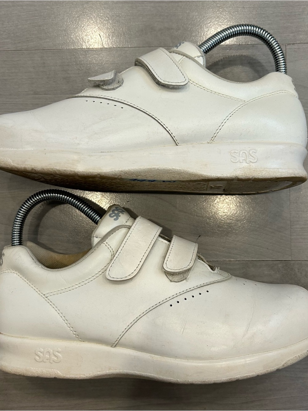SAS Me Too White Leather Women's Comfort Walking Shoes Sneakers 6.5 WW EZ Straps
